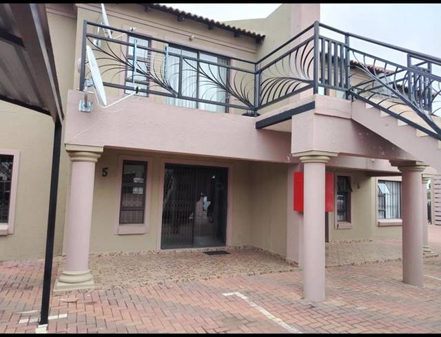 2 BEDROOM TOWNHOUSE FOR SALE IN BENDOR